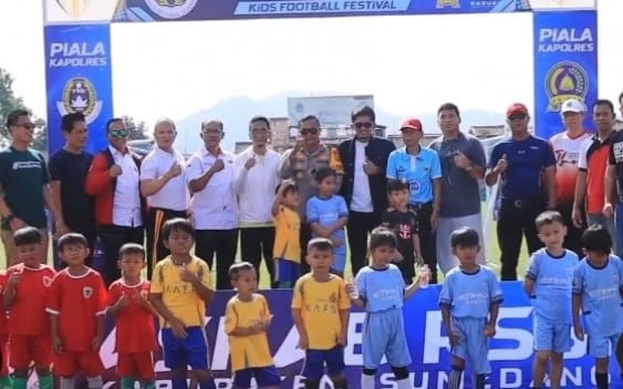 Kapolres Sumedang Buka Gelaran Piala Kapolres Baduga Kids Football Festival 2025